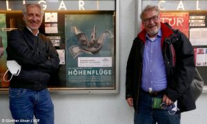 Gute Stimmung auch vor dem Kino (Foto: Günther Ahner/HDF)